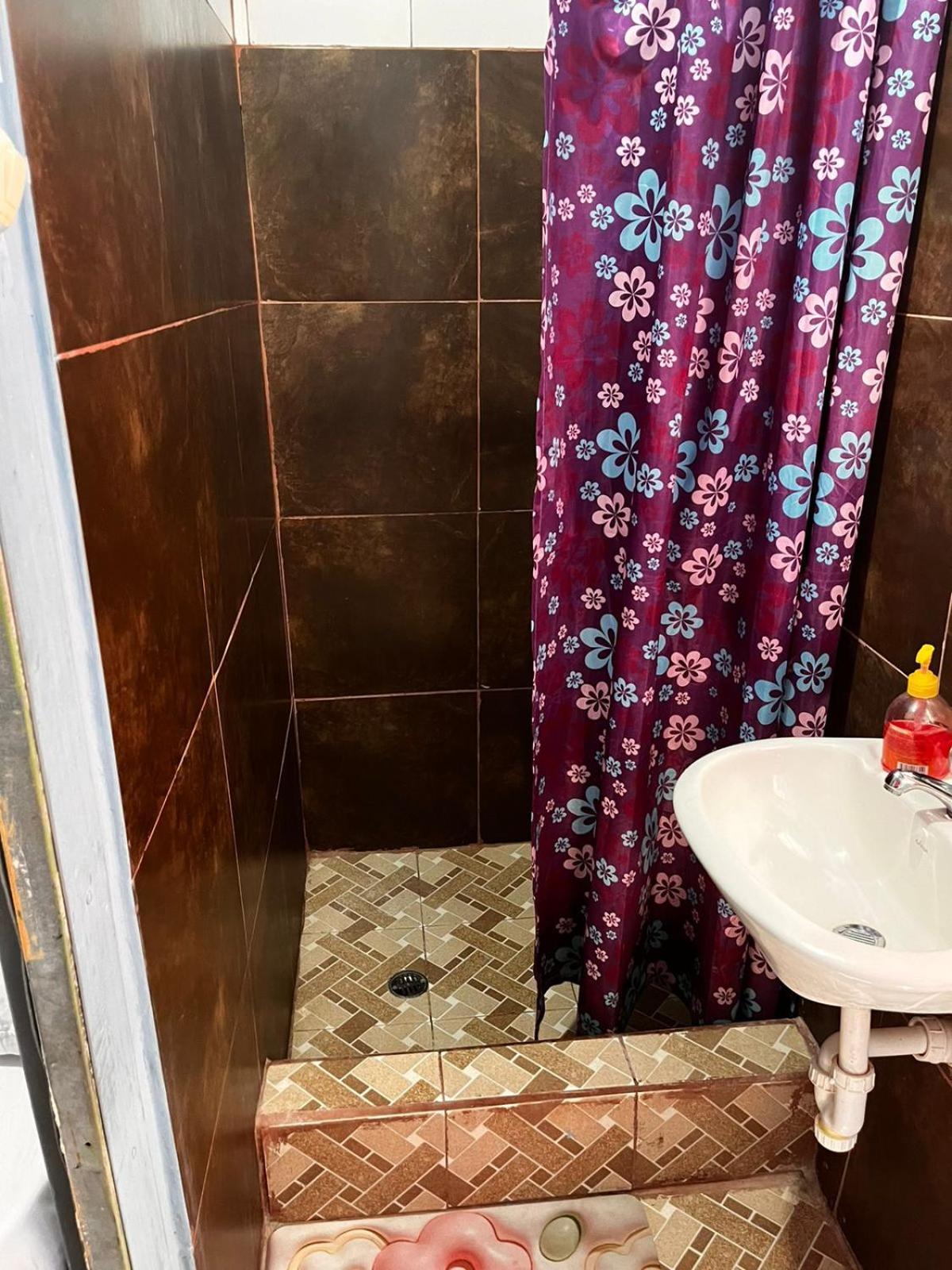 Hospedaje Arvakeni San Cristóbal Quarto foto